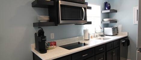 Fridge, microwave, stovetop, dishwasher