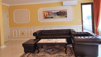 Apartment, 1 Bedroom, Accessible, Balcony | Bahagian dalam