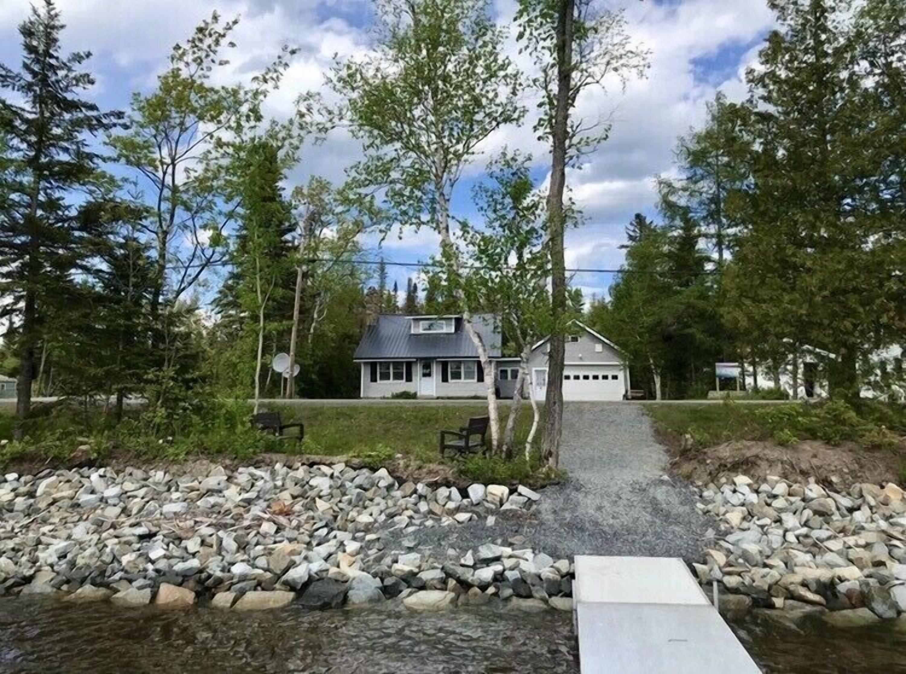 Year Round - Lakeside Cottage - Madawaska Lake - Stockholm, Maine