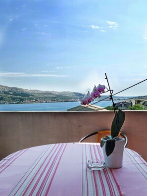 Terrace/patio - Beautiful Coastline View Apartment a4 (Pag)
