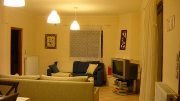 Villa, 2 Bedrooms, Smoking, Private Pool | Living room | TV