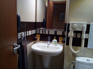 Bathroom - Central Sofia City Rooms Near Central Subway Station (Sofia)