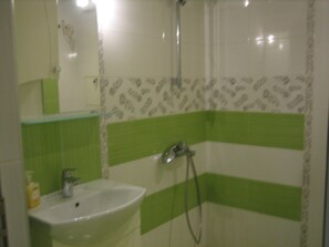 Bathroom - Central Sofia City Rooms Near Central Subway Station (Sofia)