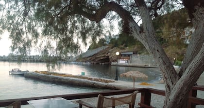 Alkistis Cozy By The Beach Apt in Ikaria Island, Therma Ground Floor