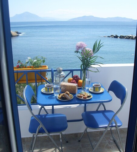 Alkistis Cozy by The Beach Apartment in Ikaria Island Intherma Bay - 2nd Floor