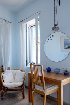 Apartment, 1 Bedroom, Smoking, Balcony | Interior