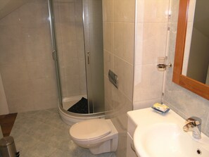 Bathroom - Apartment Luce - 2 Bedroom Apartment 4-2 (Okrug)
