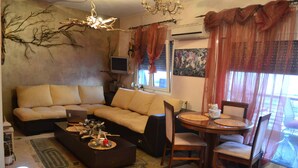 Living area - Apartment With Amazing View (Kavala)