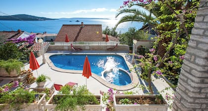 Villa Masha is a Detached House, Very Finely Accommodating 6 to 7 Persons