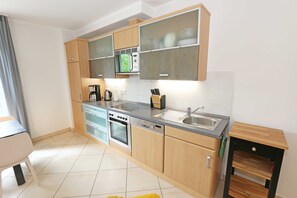 Køleskab, mikrobølgeovn, ovn, opvaskemaskine