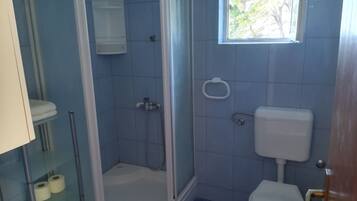 Apartment, 2 Bedrooms, Smoking, Terrace | Bathroom