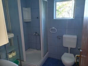 Apartment, 2 Bedrooms, Smoking, Terrace | Bathroom