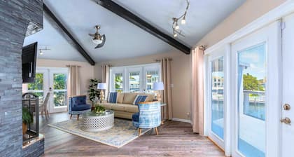 Boat Slip, Private Pool and Spa, Pet Friendly, Private Beach Access