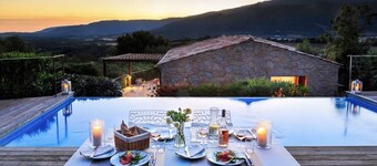 Stone villa with heated pool close to the most beautiful beaches!