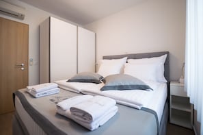 5 bedrooms