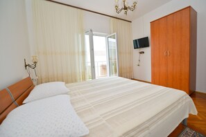 Apartment, 2 Bedrooms, Smoking, Balcony