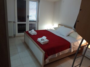 Værelse - 3 soveværelser - boblebad | 3 soveværelser, strygejern/strygebræt, Wi-Fi