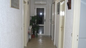 Chambre, 3 chambres, bain à remous | Intérieur