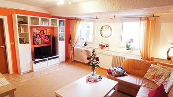 Apartment, 2 Bedrooms, Terrace | Living area