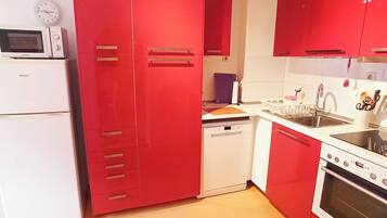 Apartment, 2 Bedrooms, Terrace | Private kitchen