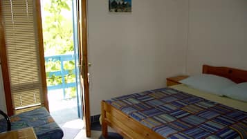 Studio, Smoking, Balcony | 1 bedroom, iron/ironing board, free WiFi, bed sheets