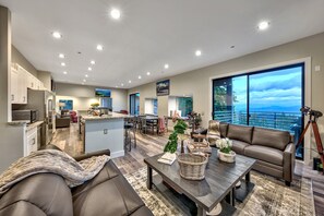 TV connectée, cheminée, baby-foot, table de tennis de table