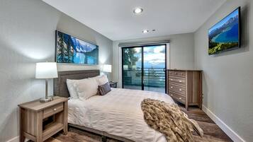 11 bedrooms, desk, iron/ironing board, travel crib