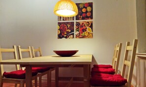 Appartement, 2 chambres, terrasse | Salle à manger