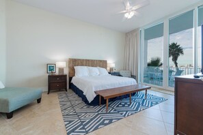 3 slaapkamers, een strijkplank/strijkijzer, gratis wifi, beddengoed