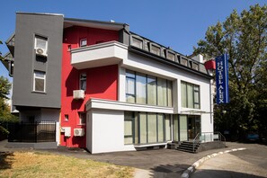 Property grounds - Hotel Alex (Galati)