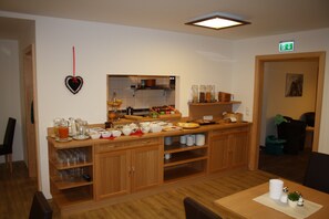 Desayuno buffet todos los días (con cargo)