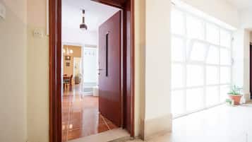 Apartment, 2 Bedrooms, Smoking, Balcony | Interior