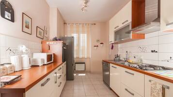 Apartment, 2 Bedrooms, Smoking, Balcony | Interior