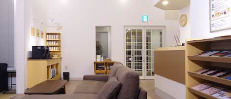 Coin salon dans le hall