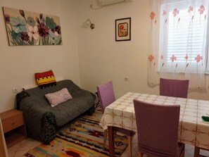 Shared Dormitory, 1 Bedroom, Smoking | Living room