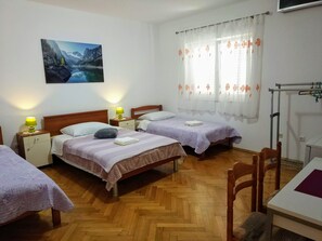 Shared Dormitory, 1 Bedroom, Smoking | 1 bedroom