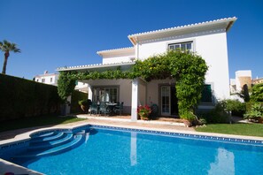 Outdoor pool - Vila Carpe Diem - Private 4 Bedroom Villa - 100m from the beach (Praia da Luz)