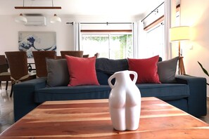 TV - Vila Carpe Diem - Private 4 Bedroom Villa - 100m from the beach (Praia da Luz)