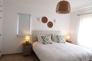4 bedrooms, in-room safe, iron/ironing board, travel cot - Vila Carpe Diem - Private 4 Bedroom Villa - 100m from the beach (Praia da Luz)