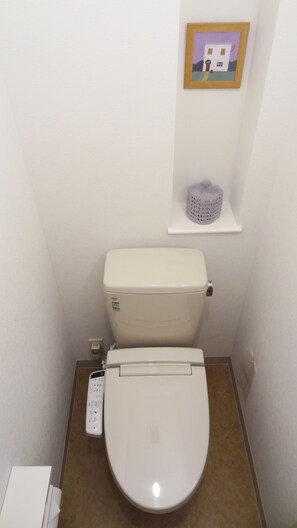 Separate bathtub and shower, deep-soaking bathtub, free toiletries - Family Lodge Hatagoya Chojahara SA (Osaki)