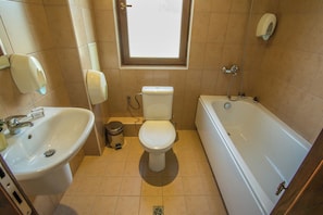 Apartment, 1 Schlafzimmer, Balkon | Badezimmer | Kostenlose Toilettenartikel