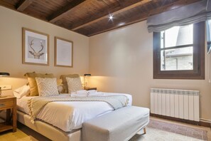 3 slaapkamers, een strijkplank/strijkijzer, wifi, beddengoed