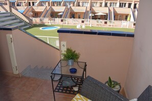 Appartement, 2 chambres, balcon, vue océan | Enceinte de l’hébergement