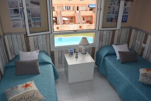 Appartement, 2 chambres, balcon, vue océan | Coin séjour