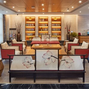 تفاصيل الفندق من الداخل