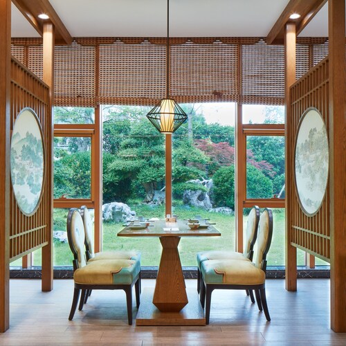 Friendsship Express Hotel