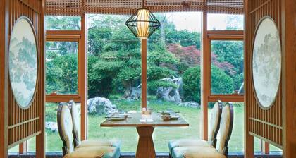 Friendsship Express Hotel