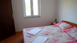 1 bedroom, bed sheets - Cosy Apartment With sea View and 1 Bedroom (Novalja)