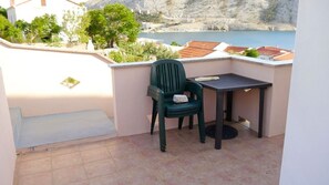 Property grounds - Cosy Apartment With sea View and 1 Bedroom (Novalja)