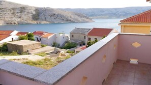 Property grounds - Cosy Apartment With sea View and 1 Bedroom (Novalja)